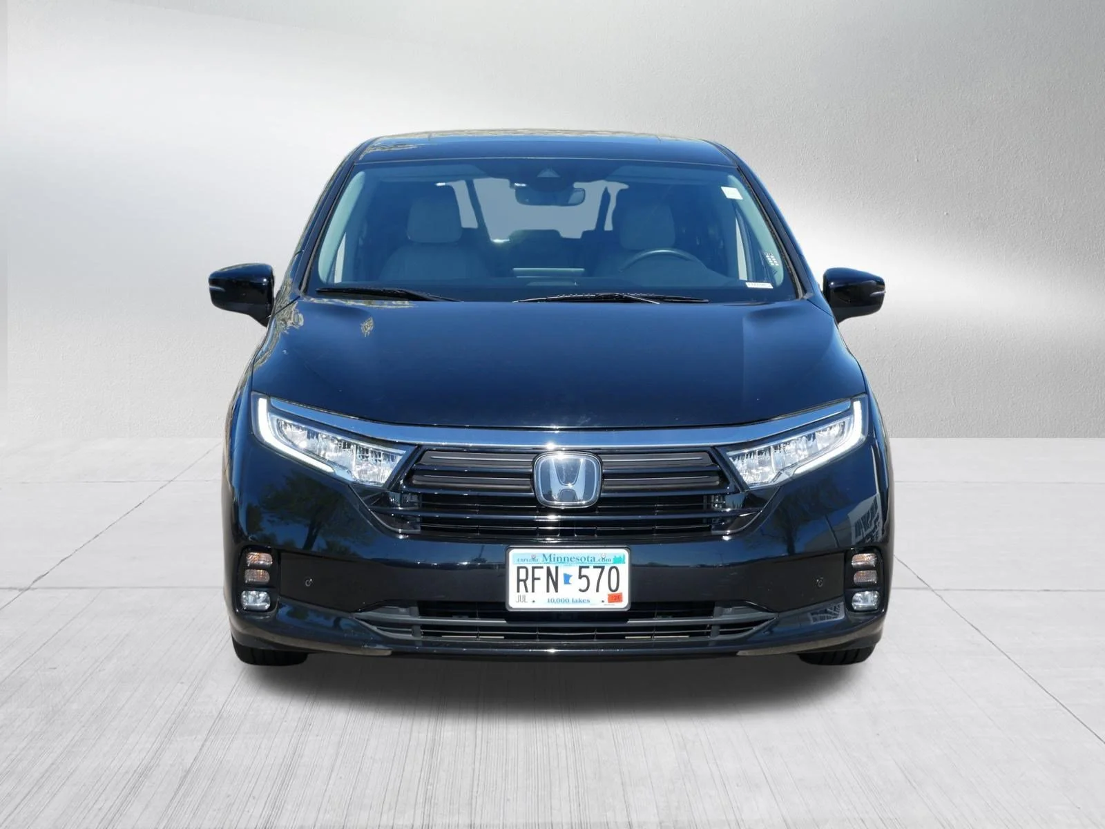Used 2022 Honda Odyssey Touring with VIN 5FNRL6H82NB005933 for sale in Brooklyn Park, Minnesota