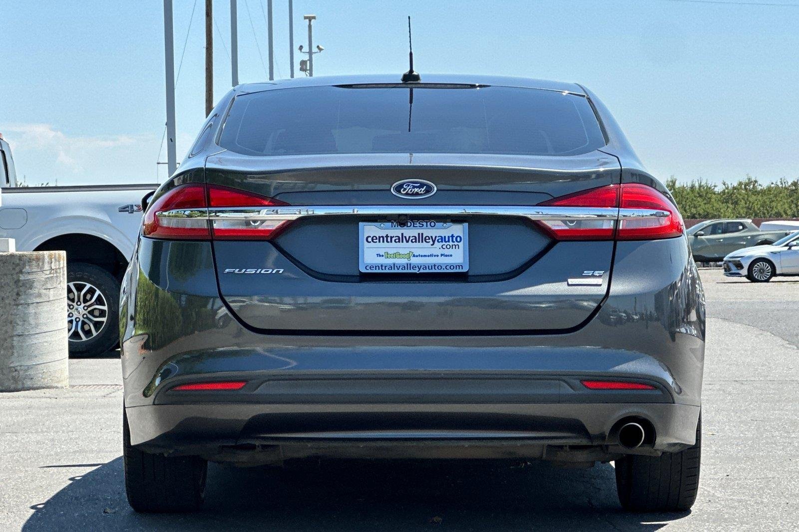 Used 2017 Magnetic Ford SE image 5