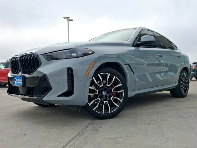 Used 2025 Gray BMW xDrive40i image 2