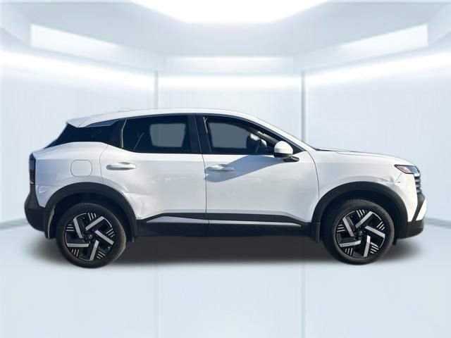 Used 2025 White Nissan SV image 5