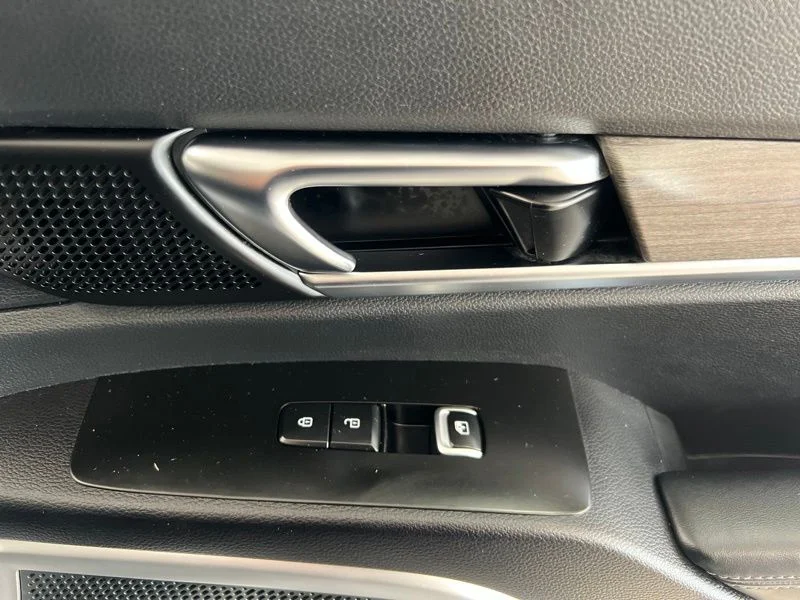 Used 2020 White Kia EX image 15