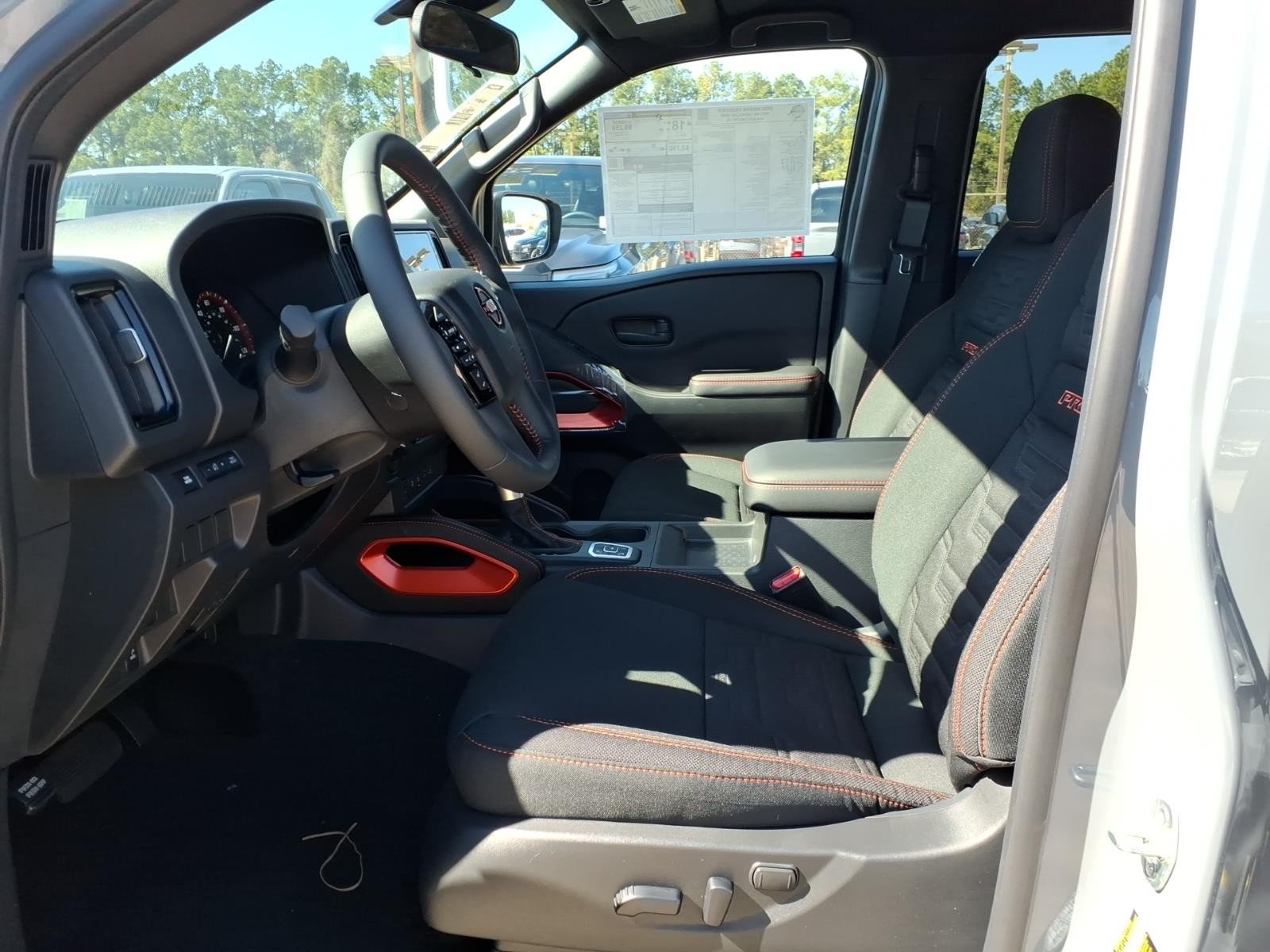 2026 Nissan Frontier Crew Cab PRO-4X® - 11