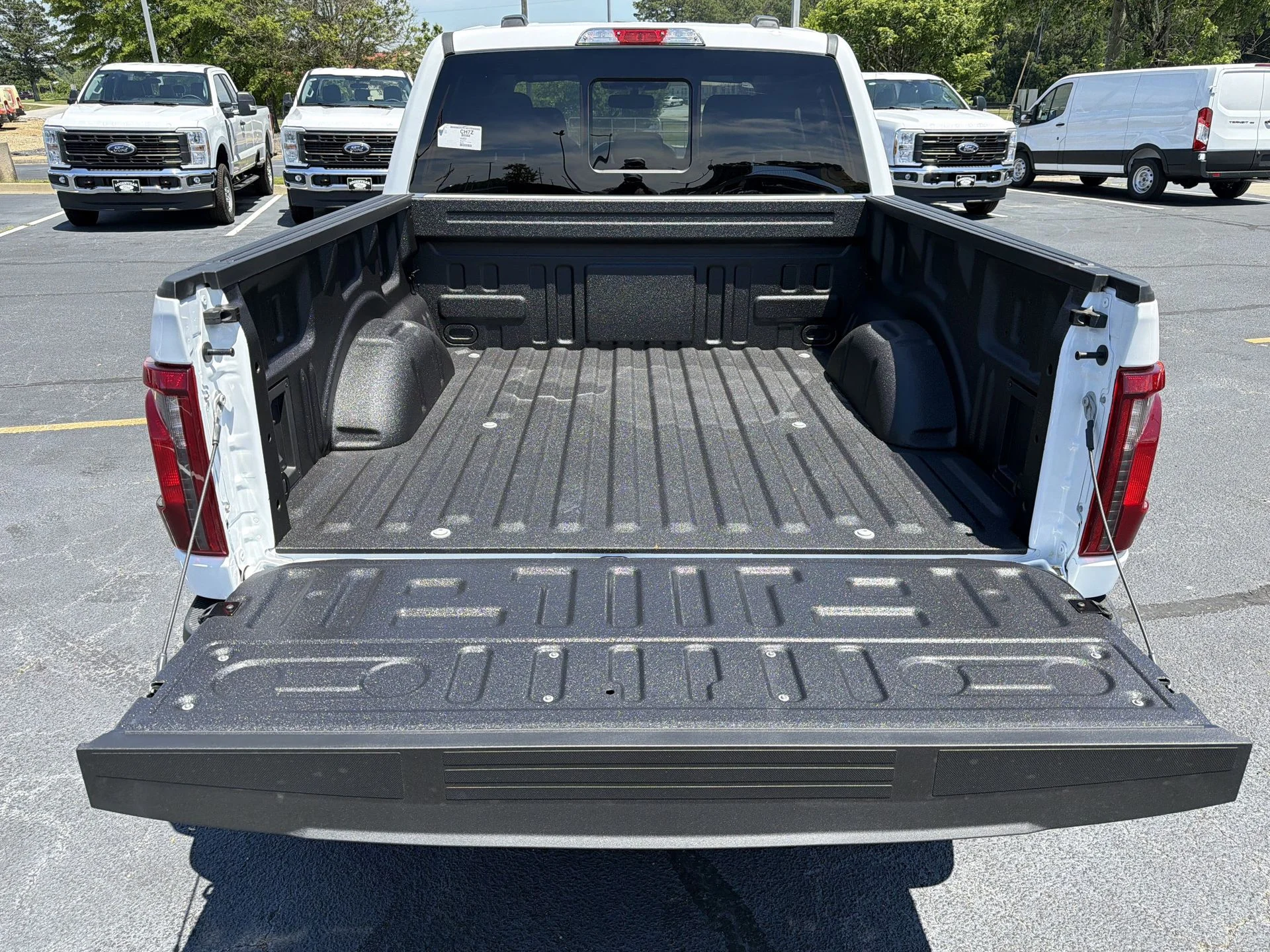New 2026 Oxford White Ford XLT image 34