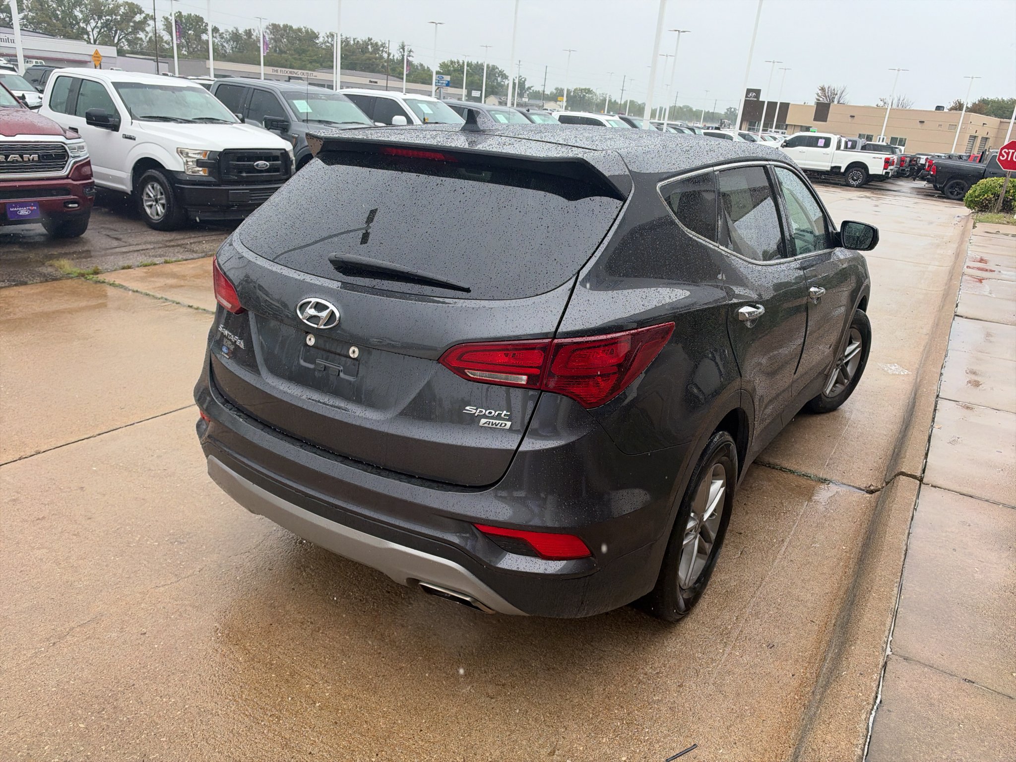 Used 2017 Platinum Graphite Hyundai 2.4L image 6