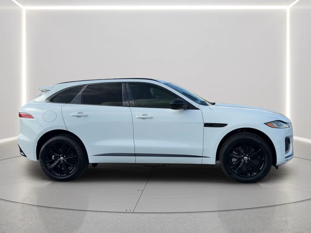 New 2026 Fuji White Jaguar P400 R-Dynamic S image 4
