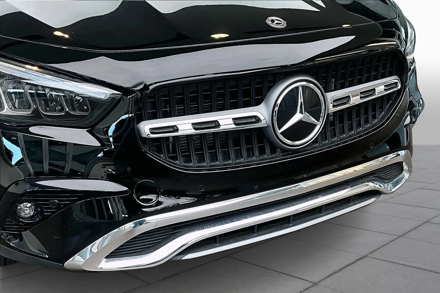 Used 2025 Night Black Mercedes-Benz GLA 250 image 79