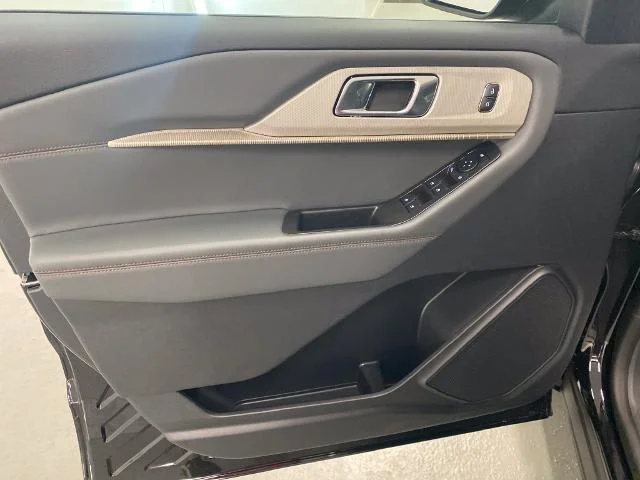 New 2027 Agate Black Metallic Ford Active image 34
