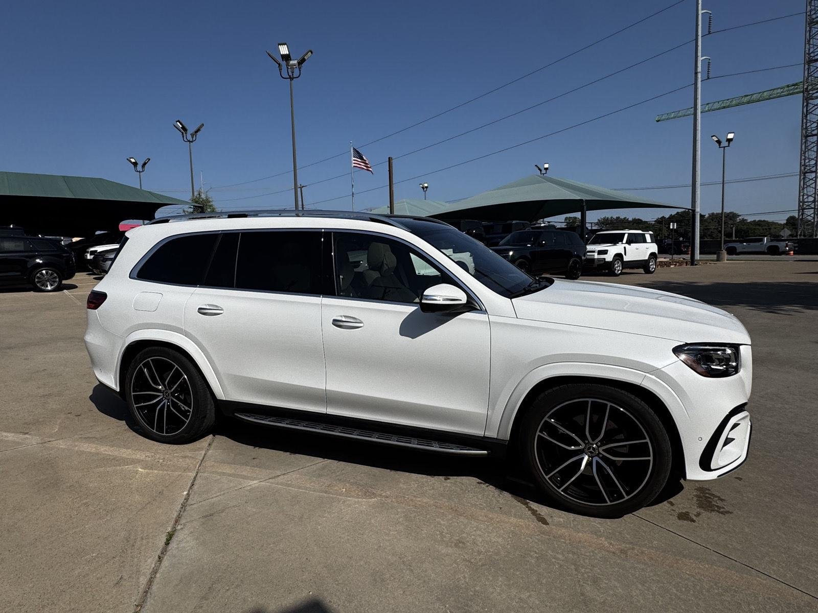 Used 2025 Moonlight White Metallic Mercedes-Benz GLS 450 4MATIC® image 11