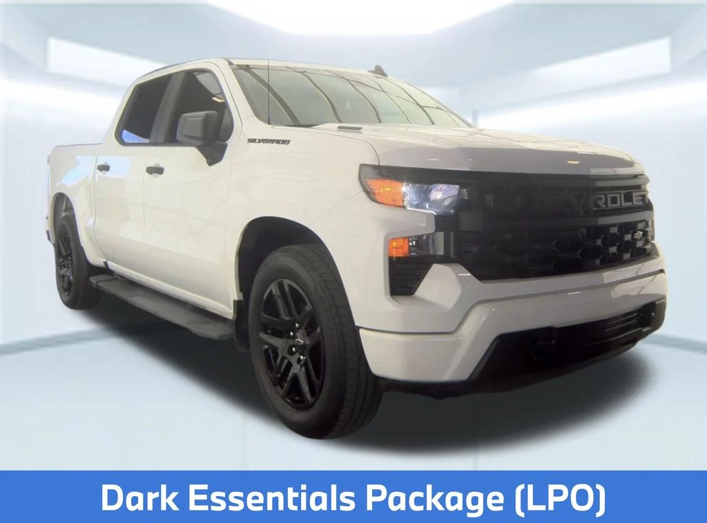 Used 2023 White Chevrolet Custom image 5