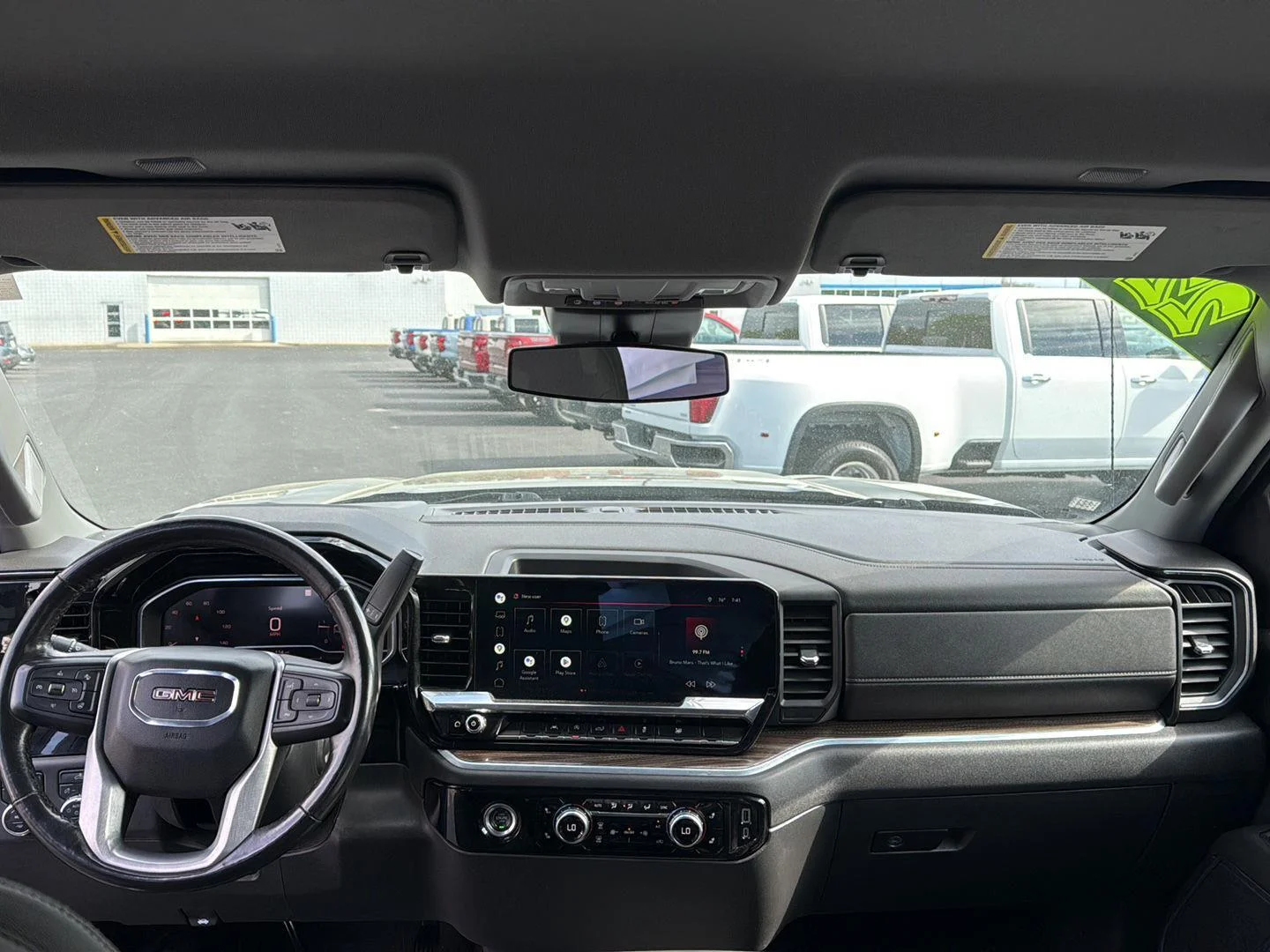 Used 2022 Onyx Black GMC Elevation image 3