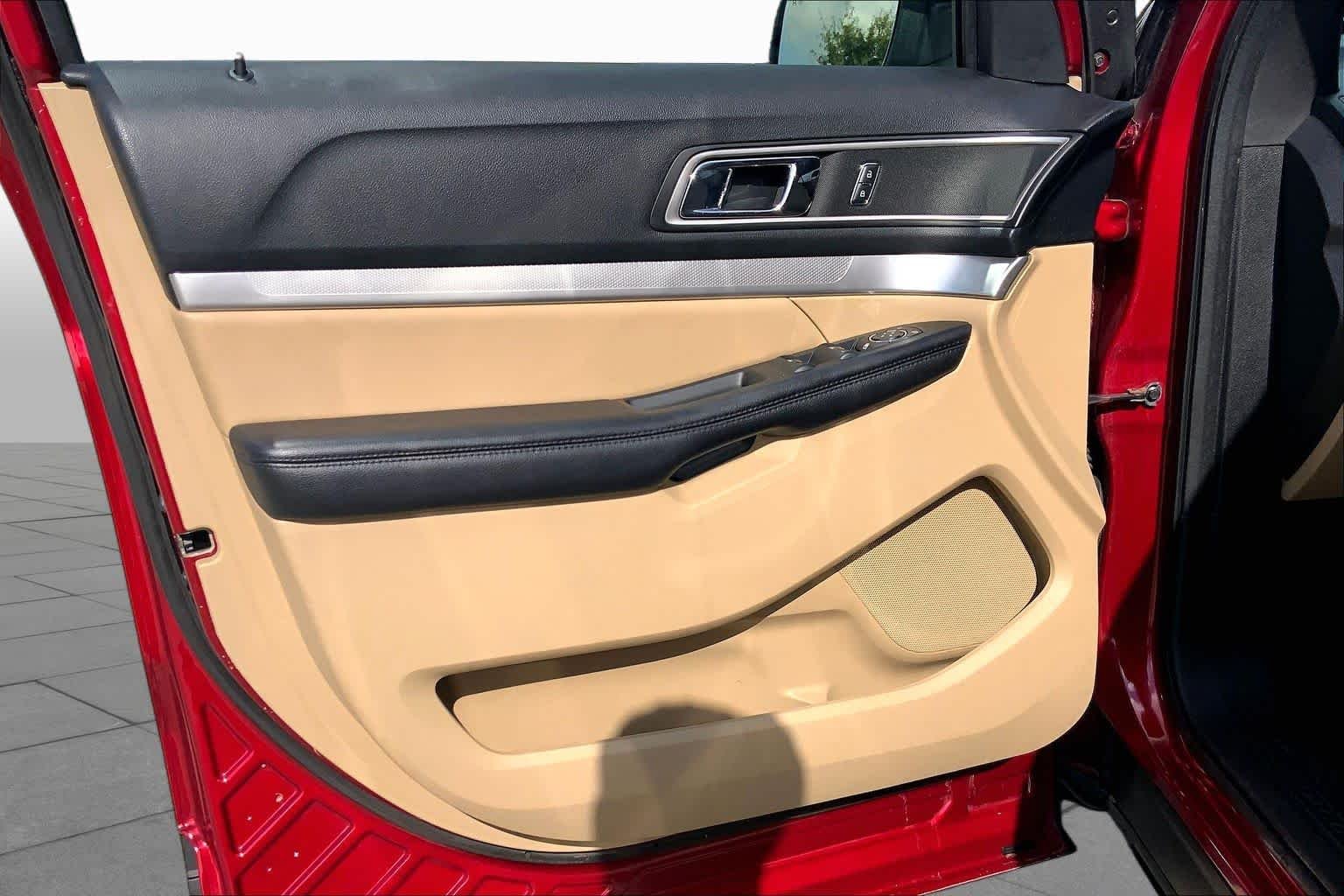 Used 2017 Ruby Red Metallic Tinted Clearcoat Ford XLT image 21