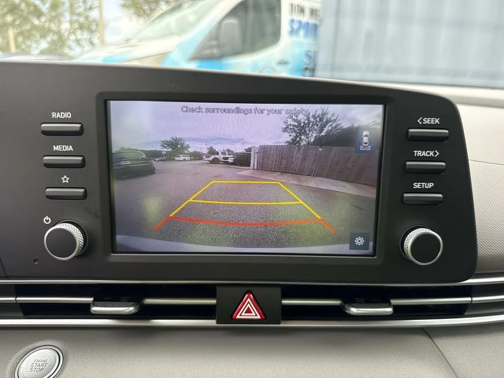 Used 2022 Silver Hyundai SEL image 28