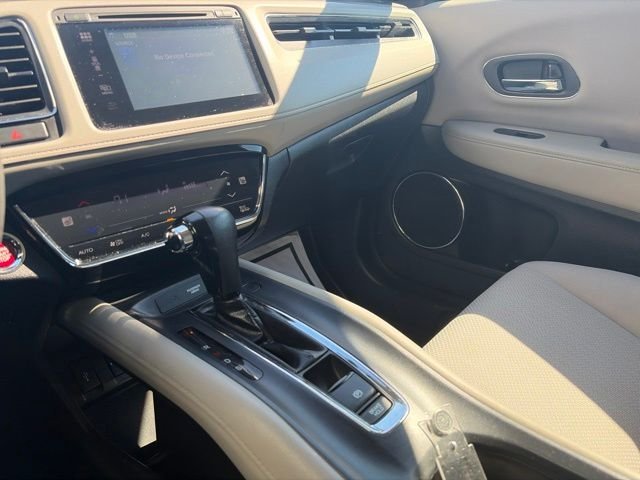 Used 2018 White Honda EX image 26
