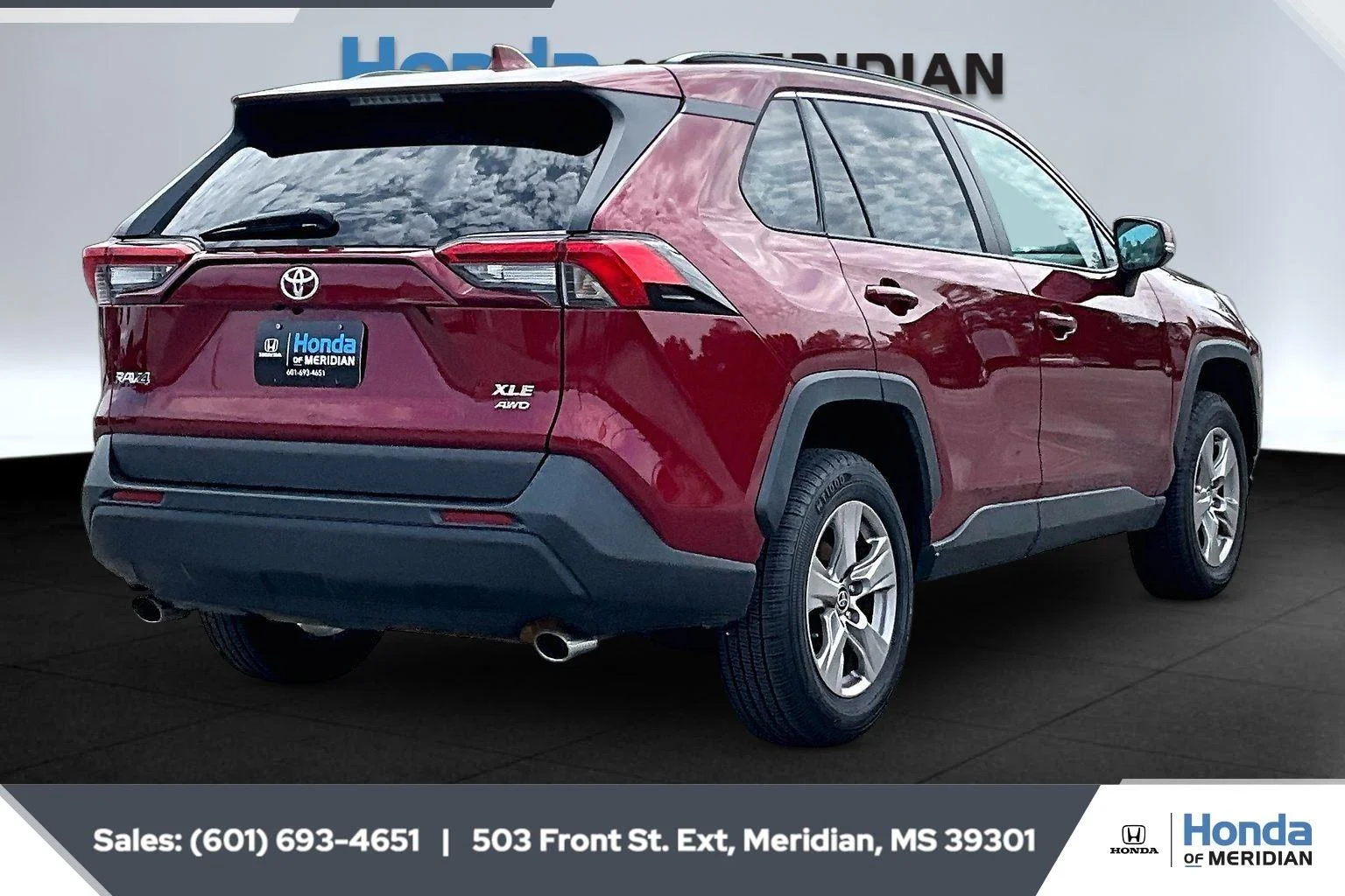 2022 Toyota RAV4 XLE - Photo 11