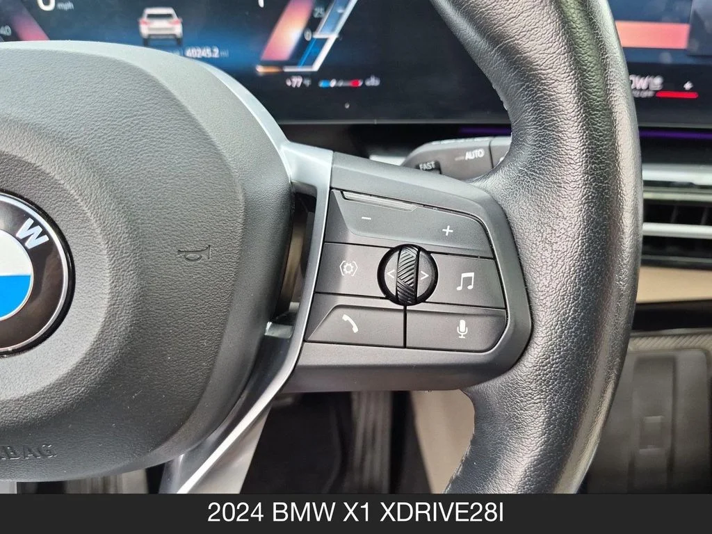 Used 2024 White BMW xDrive28i image 19
