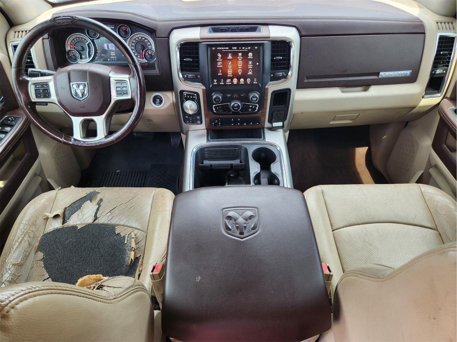 Used 2016 Brilliant Black Crystal Pearlcoat Ram Laramie image 26