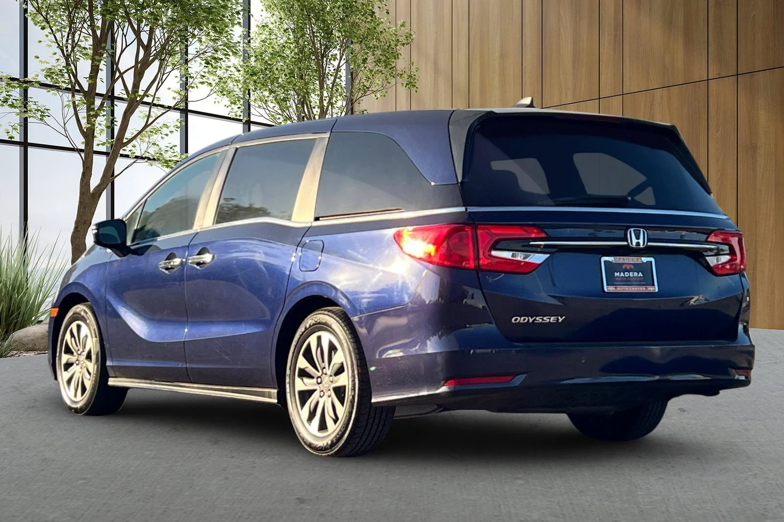 Used 2024 Blue Honda EX-L image 6