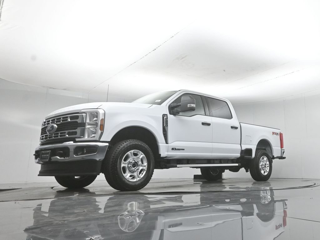New 2026 Oxford White Ford XLT image 43