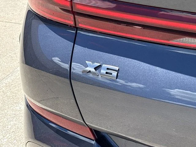 Used 2020 Gray BMW M50i image 5