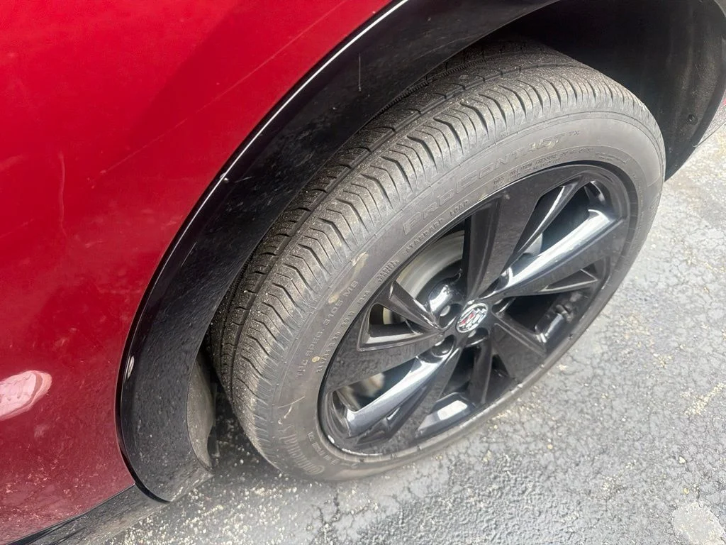 Used 2023  Buick Preferred image 8