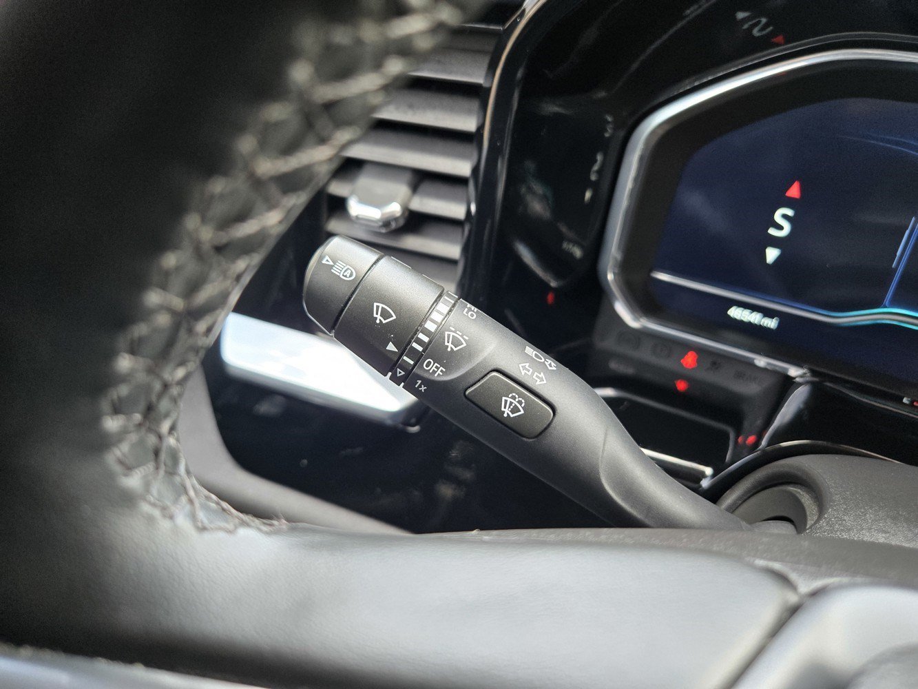 2023 Chevrolet Silverado 1500 LT - Photo 18