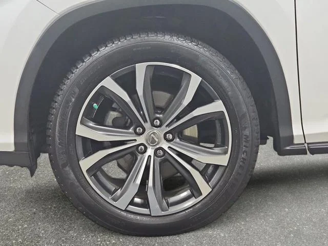 Used 2017 White Lexus 350 image 34