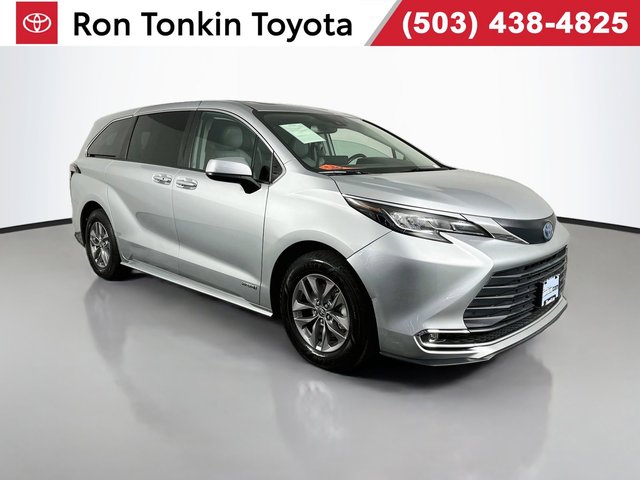 2021 Toyota Sienna XLE