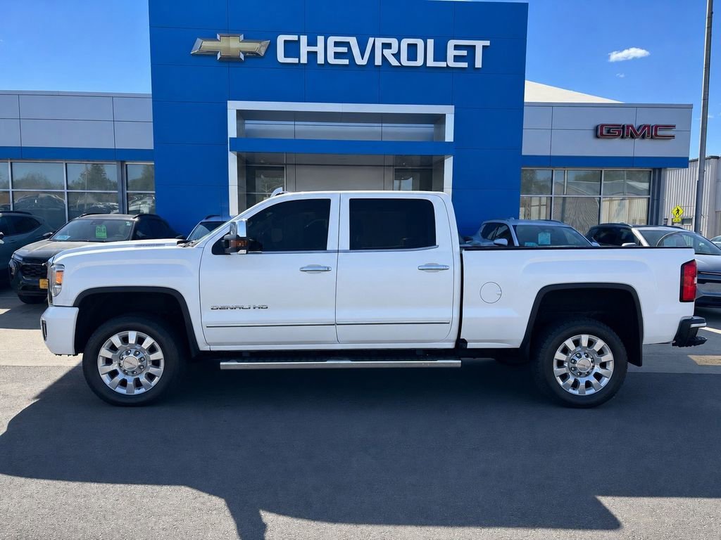 2019 GMC Sierra 4WD Crew Cab Standard Box Denali's photo