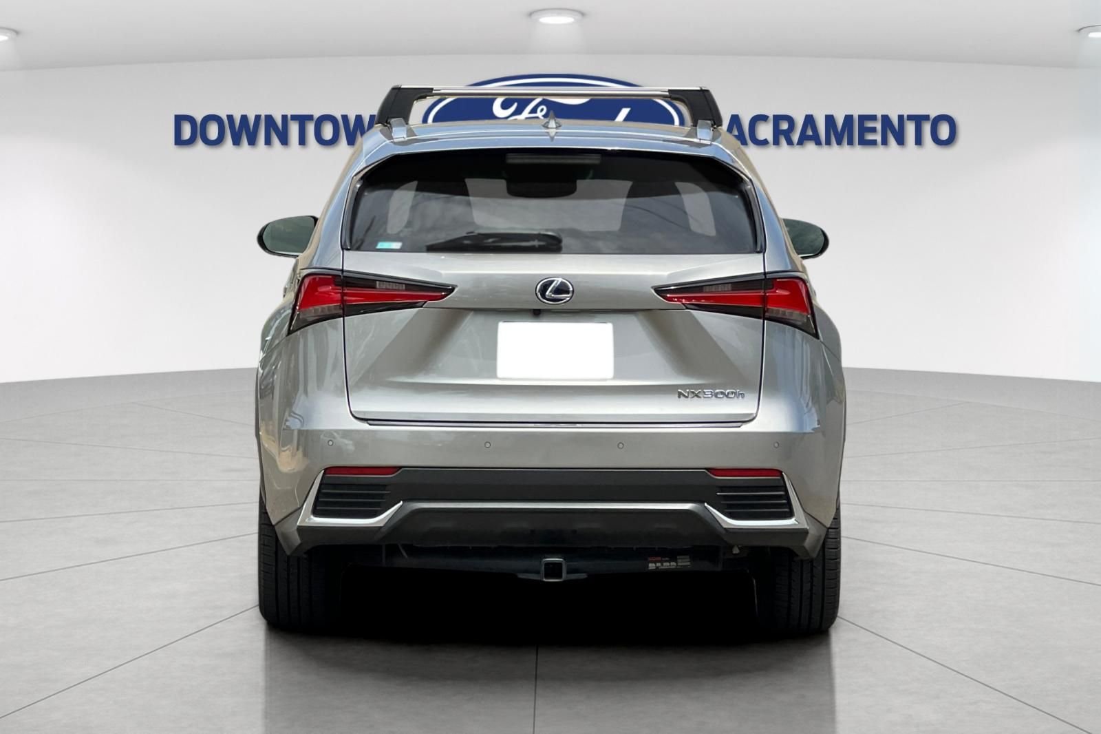 Used 2020 Silver Lexus 300h image 9