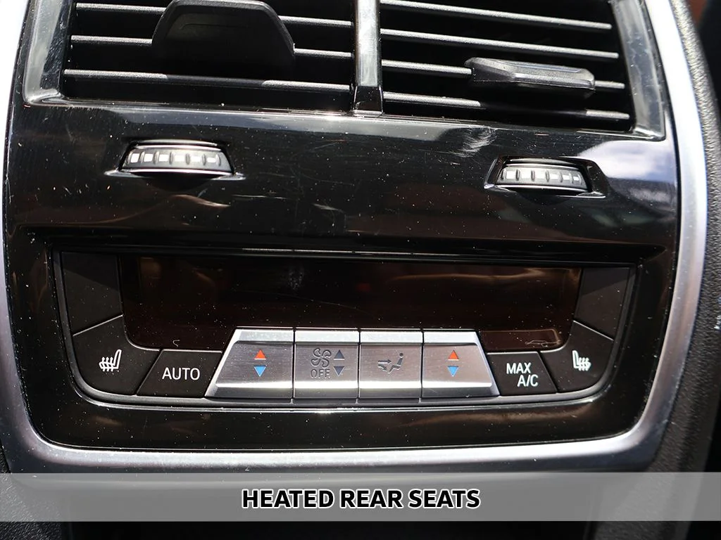 Used 2021 White BMW M50i image 11