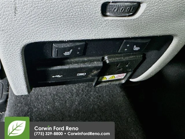 Used 2019 Granite Crystal Clearcoat Metallic Jeep Overland image 29