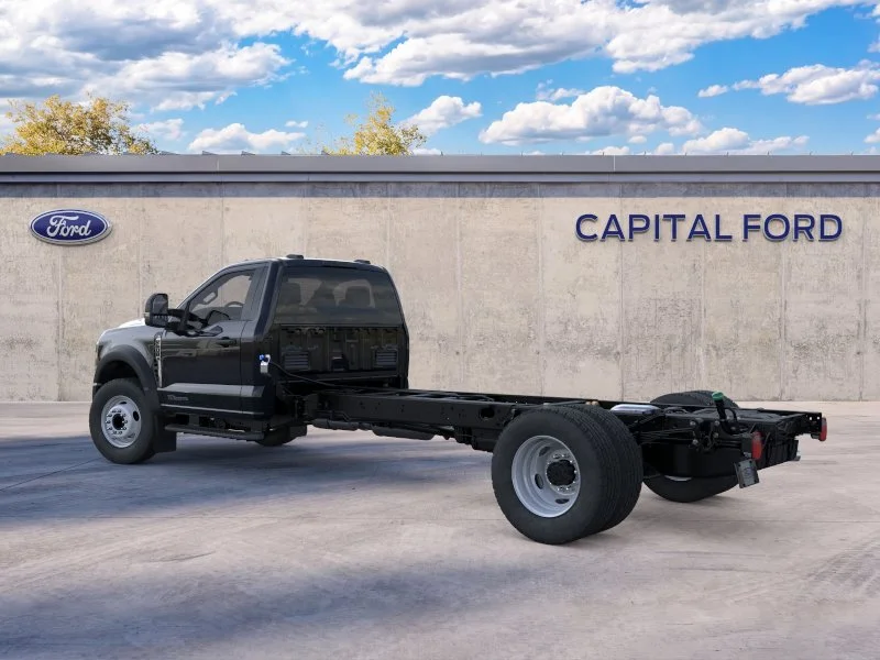 2025 Ford F-600 Super Duty Chassis Cab XL - Photo 38
