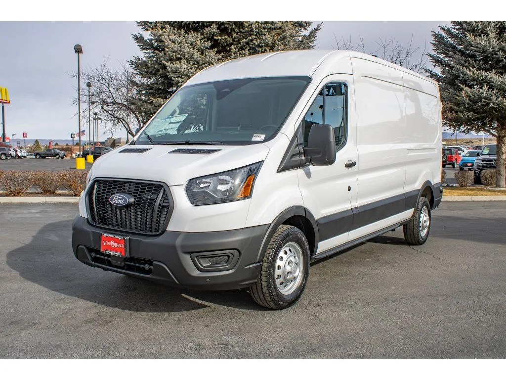 New 2026 OXFORD WHITE Ford Base image 4