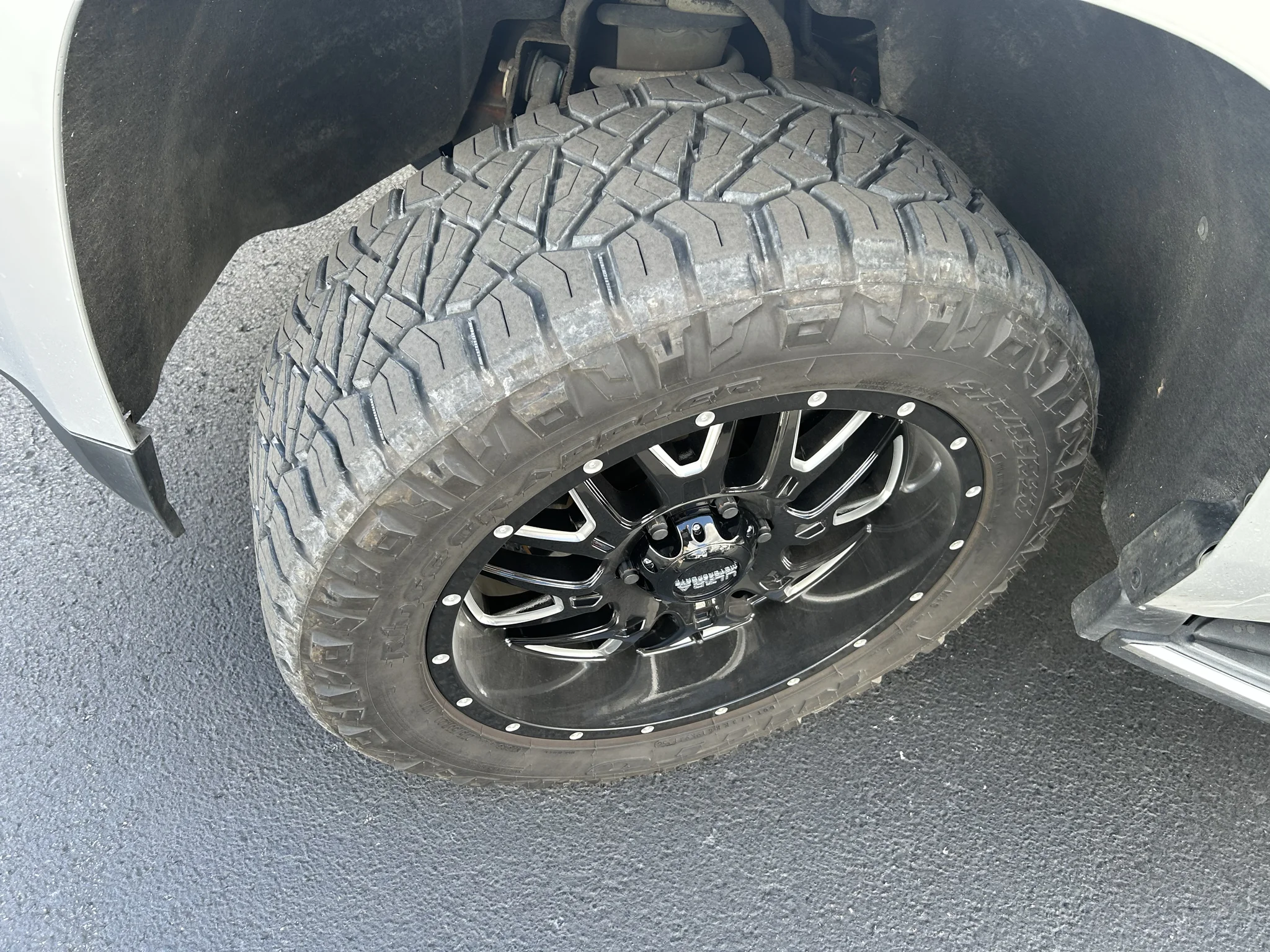 Used 2019 QUICKSILVER METALLIC GMC SLT Standard Edition image 2