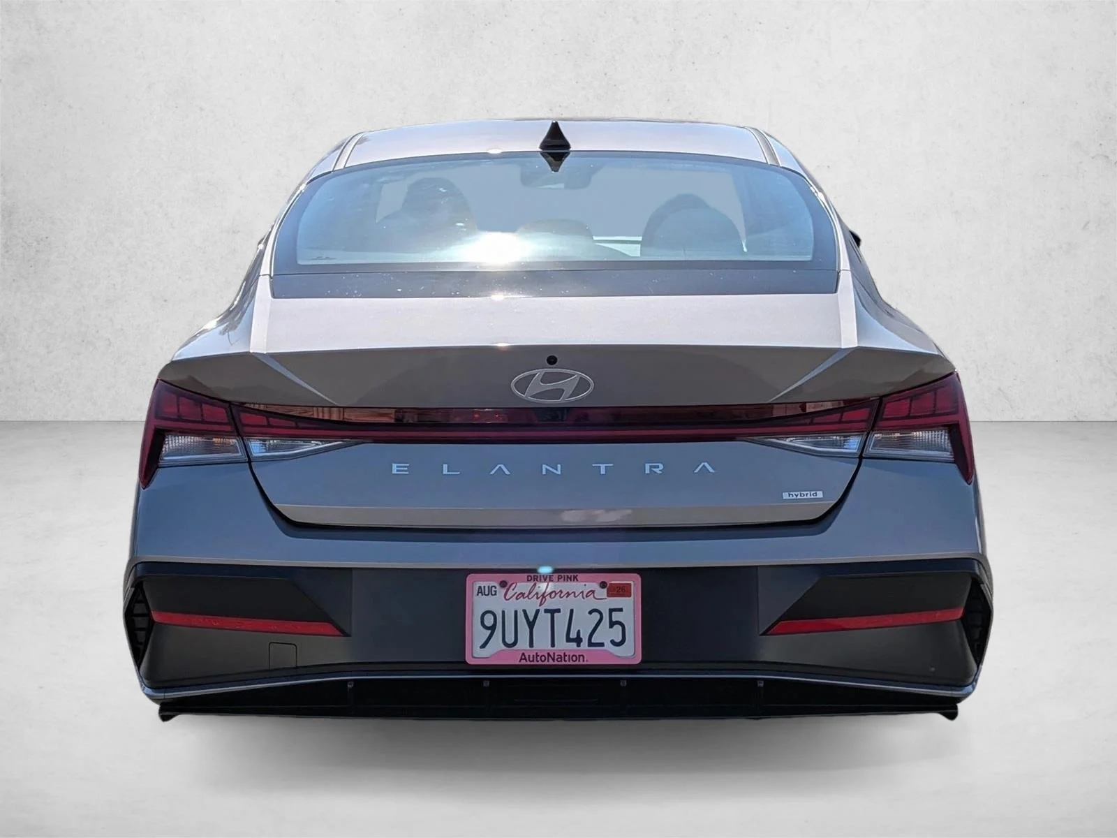 Used 2025 Fluid Metal Hyundai Limited image 7
