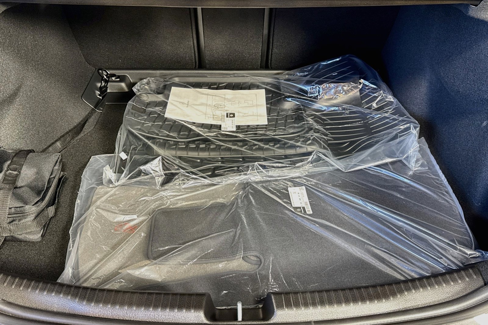 New 2026 Graphite Grey Metallic Mercedes-Benz C 300 image 24