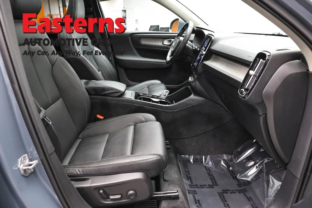 Used 2021 Gray Volvo T4 Inscription image 24