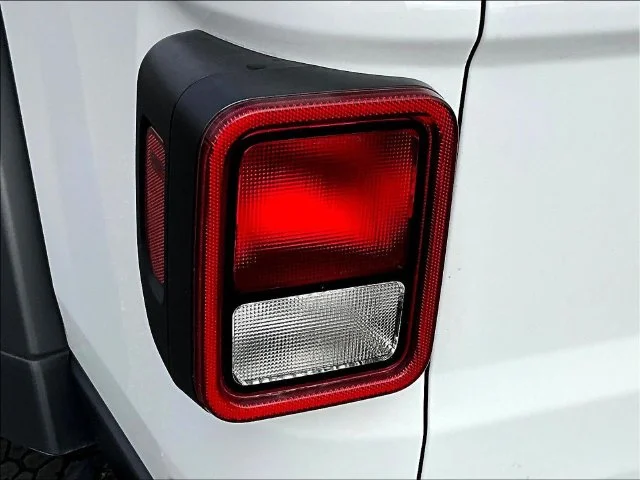 Used 2023 White Jeep Rubicon image 29
