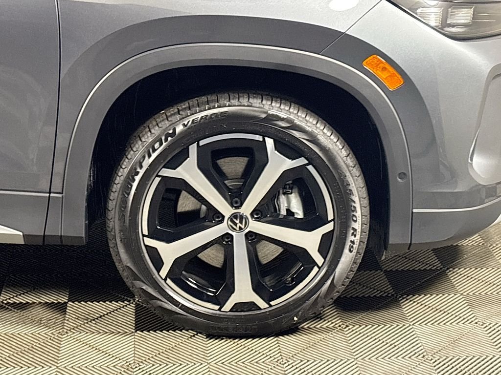 New 2026 Platinum Gray Metallic Volkswagen 2.0T SE image 23