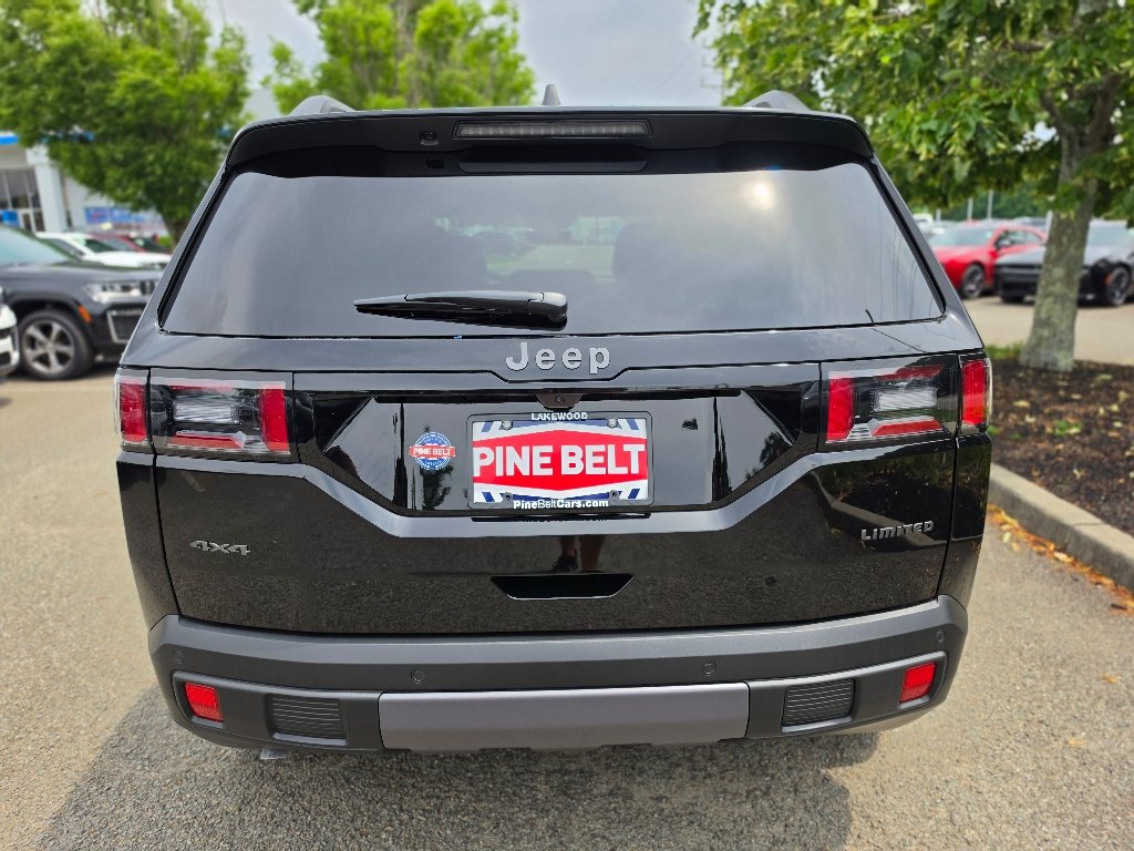 New 2026 Diamond Black Crystal Pearl-Coat Exterior Paint Jeep Laredo image 10