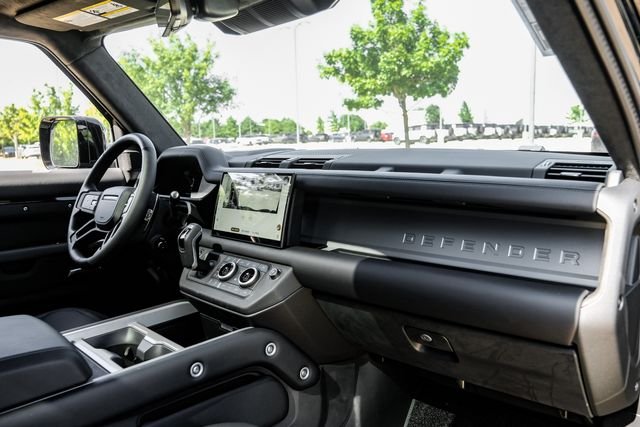 2025 Land Rover Defender V8 - Photo 16
