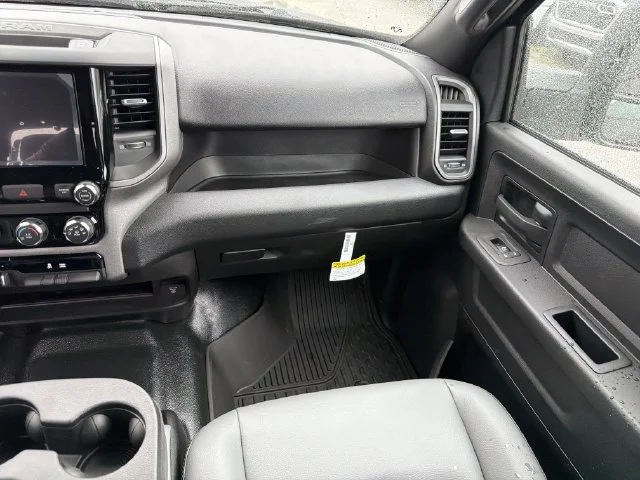 New 2027 Diamond Black Crystal Pearl-Coat Exterior Paint RAM Tradesman image 16
