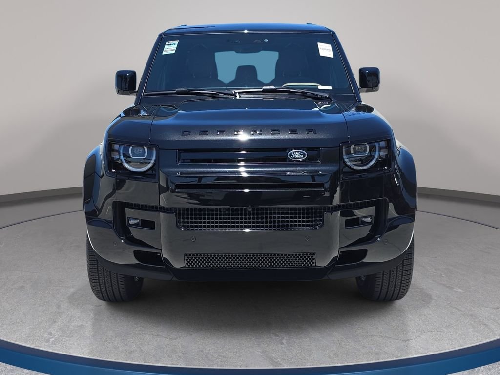 New 2026 Santorini Black Land Rover X-Dynamic SE image 2