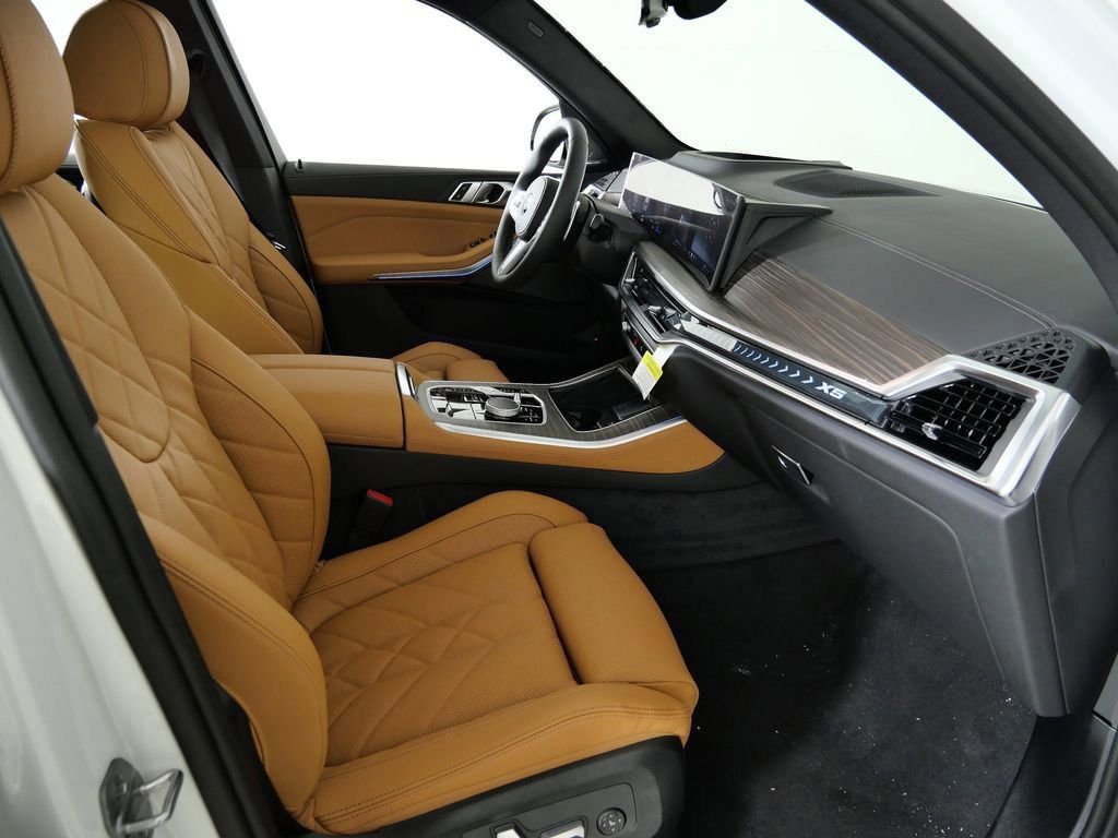 Used 2026 Mineral White Metallic BMW xDrive50e image 21