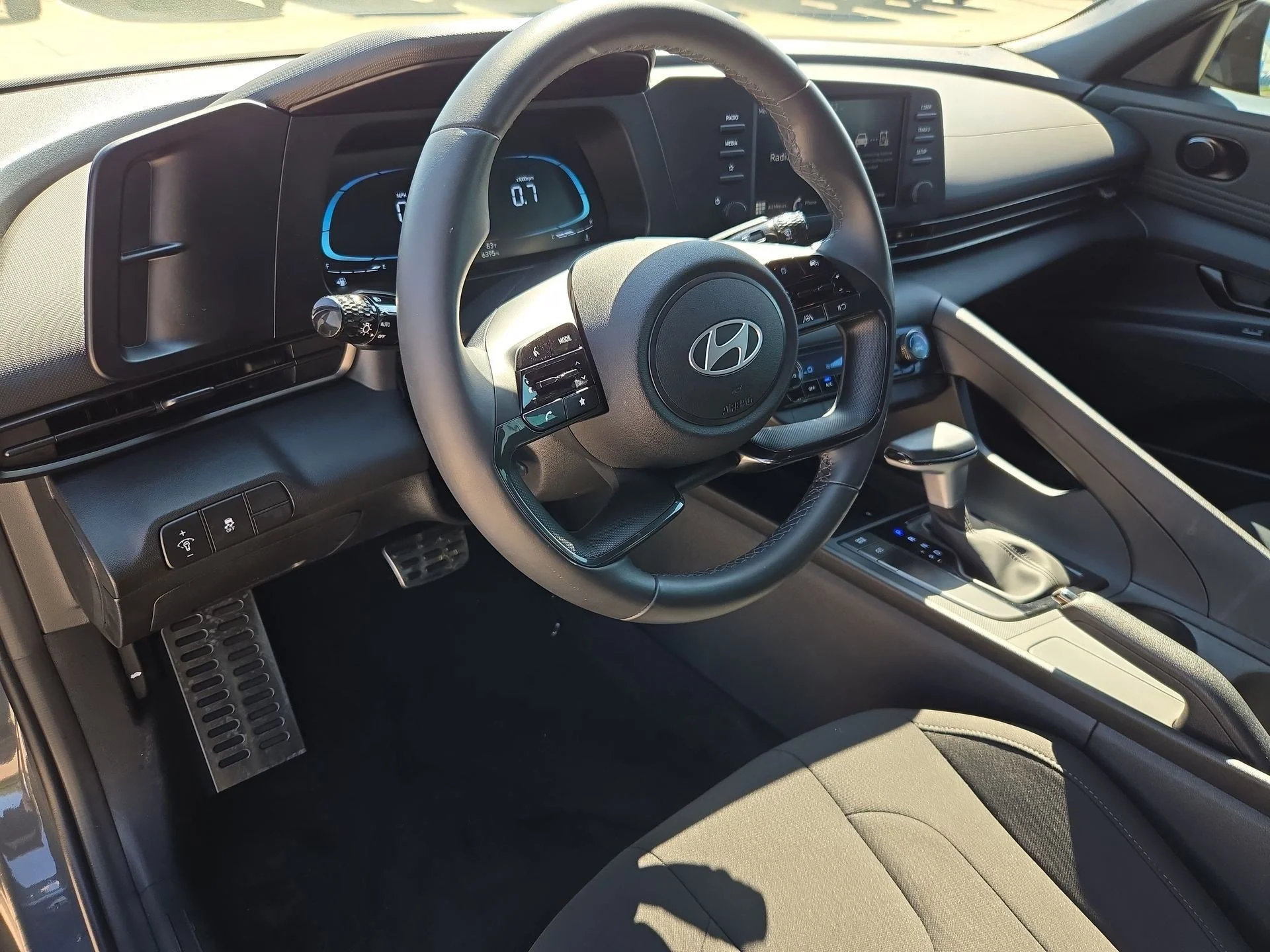 Used 2025 Ecotronic Gray Hyundai SEL Sport image 12
