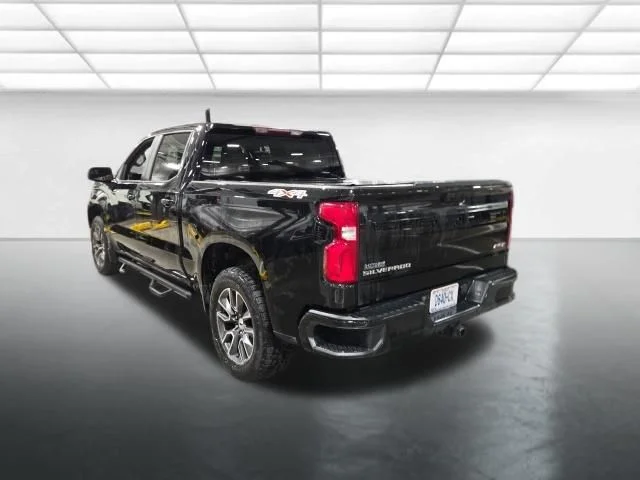 Used 2022 Black Chevrolet RST image 7