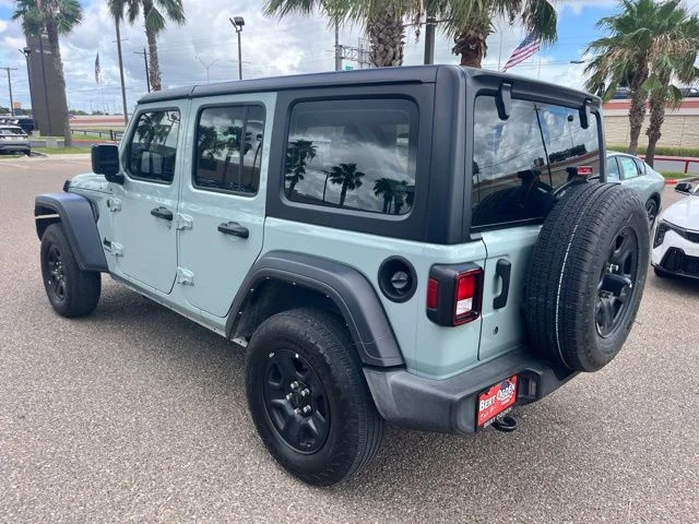 Used 2024  Jeep Sport image 4
