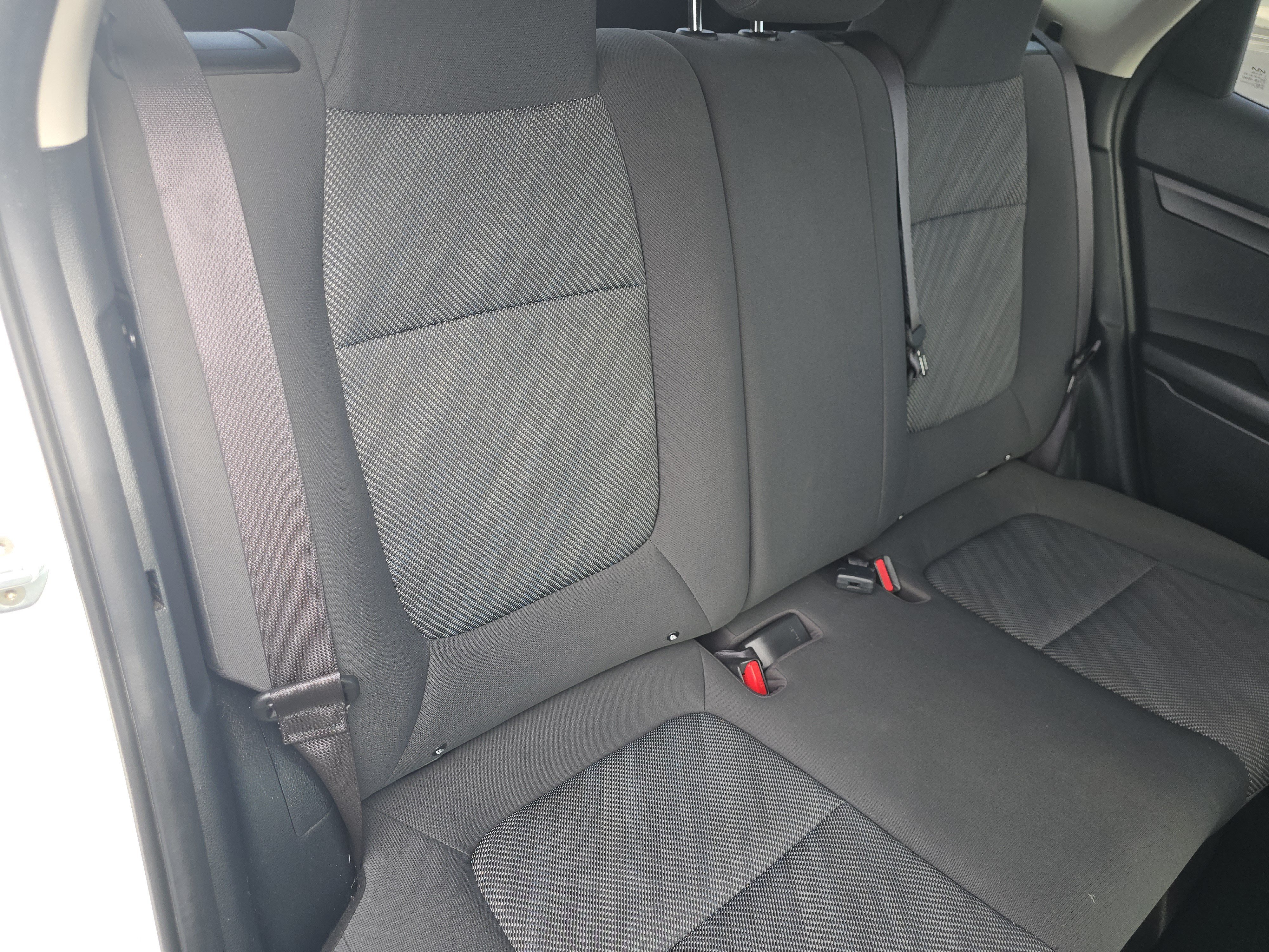 Used 2023 Snow White Pearl Kia LX image 19