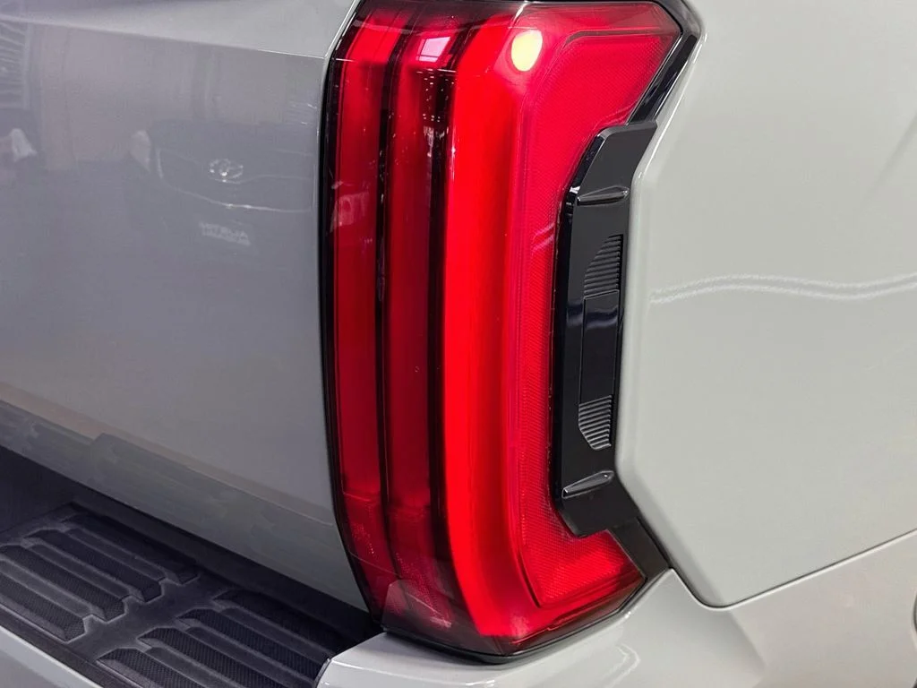 Used 2022  Toyota SR5 image 33