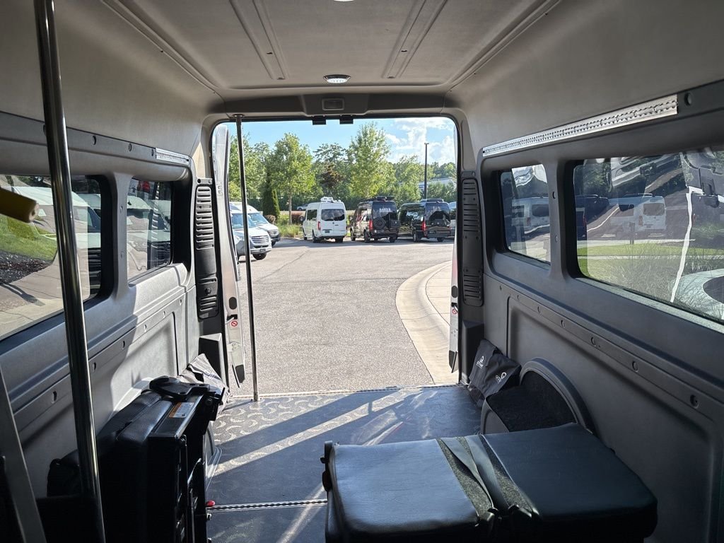 Used 2019 White Ram High Roof image 24